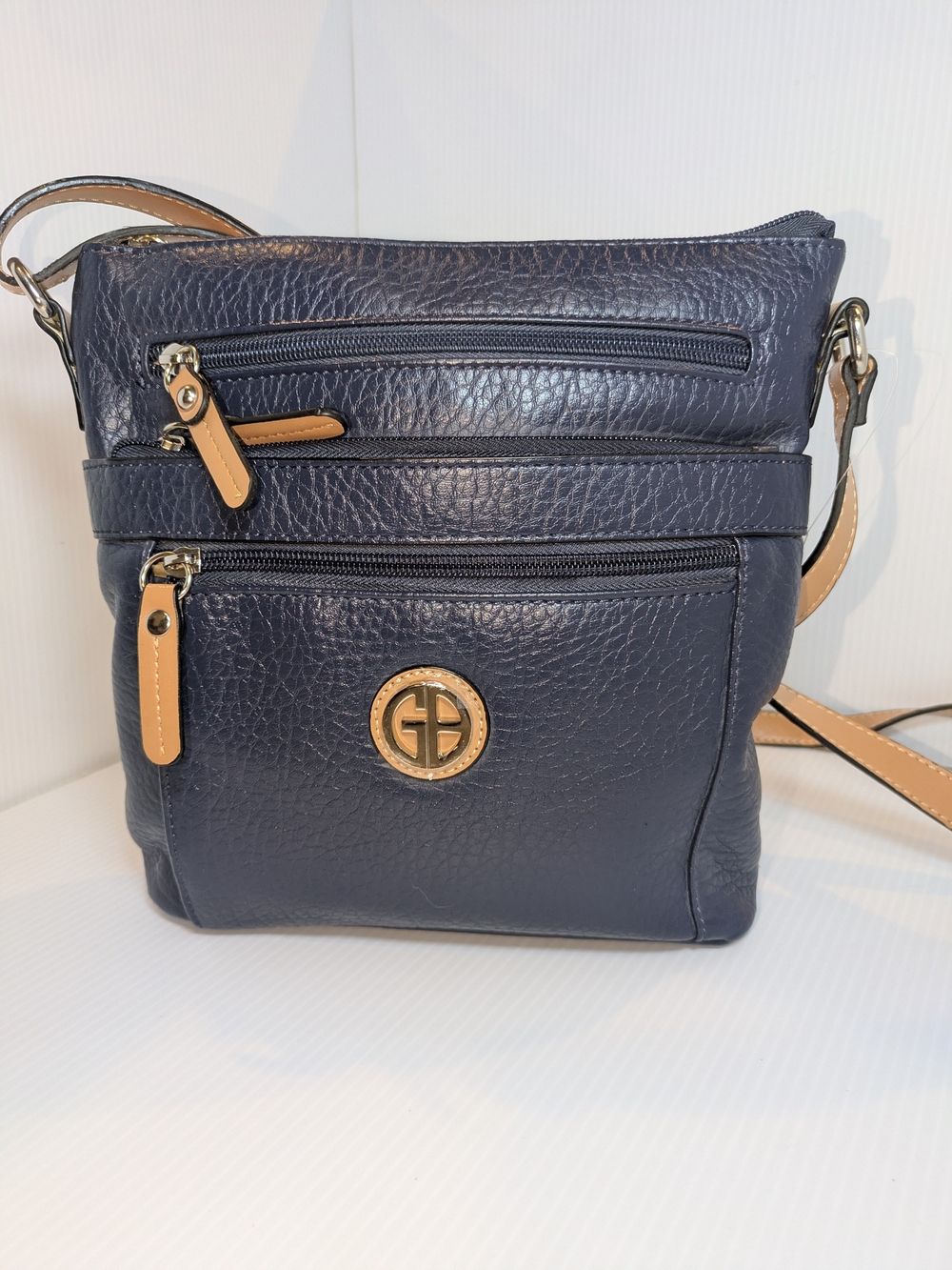 Giani Bernini NWOT Navy Blue Multi Pocket Crossbody Bag Tan Trim